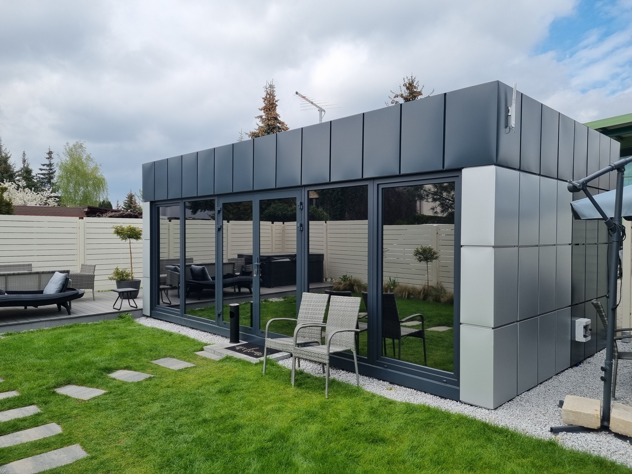 folia przeciwsloneczna altana