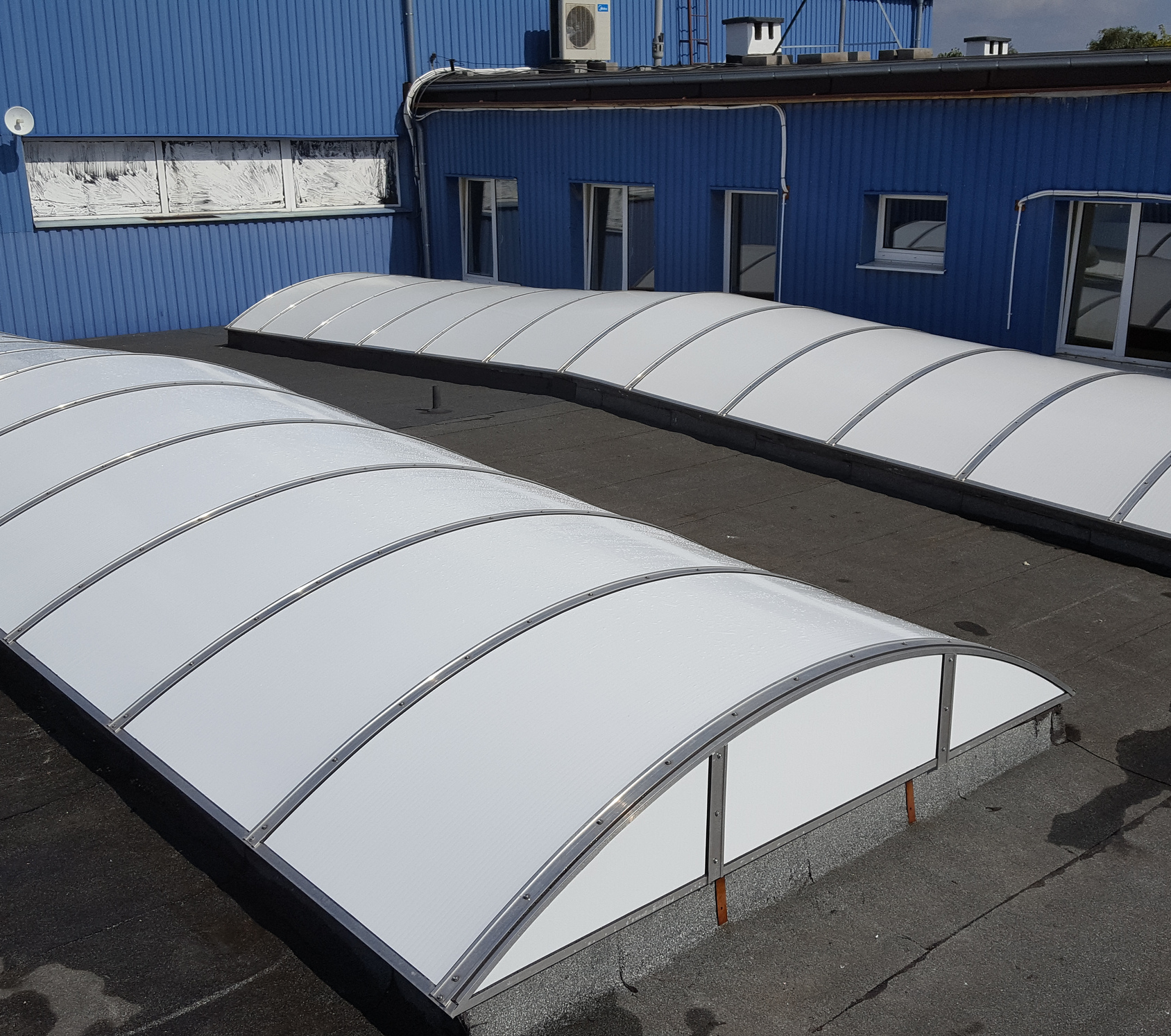 Folia przeciwsłoneczna na poliwęglan